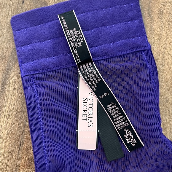 Victoria’s Secret very sexy corset top - Picture 5 of 7